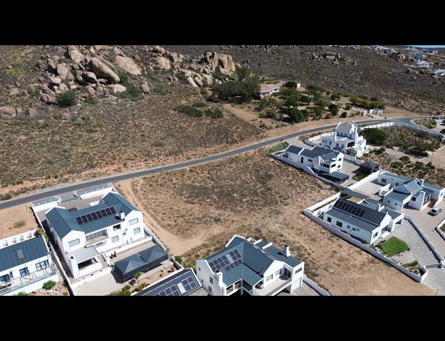 812M² VACANT LAND FOR SALE IN DA GAMA BAY